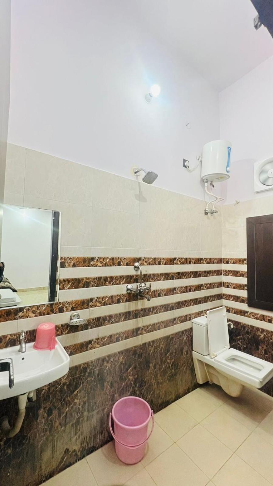 Hotel Rudra Inn , Near Railway And Bus Station , Shree Krishna Janambhoomi At 6 Min Distance , Free Parking มถุรา ภายนอก รูปภาพ