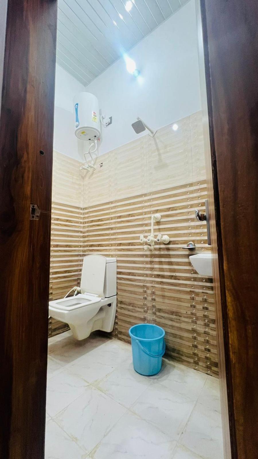 Hotel Rudra Residency Near Railway Station มถุรา ภายนอก รูปภาพ