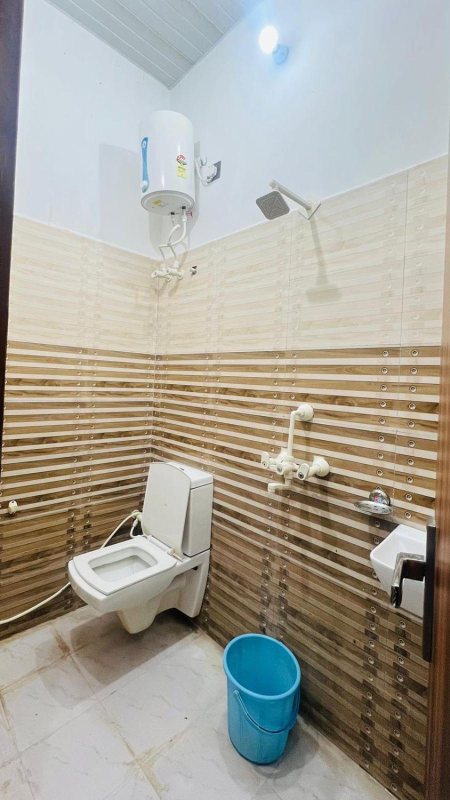 Hotel Rudra Residency Near Railway Station มถุรา ภายนอก รูปภาพ